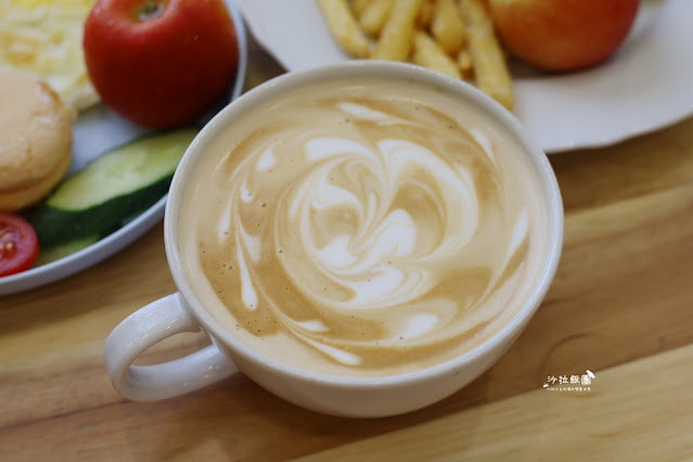 宜蘭恐龍民宿『哥德白色城堡』房間就有大恐龍迎接、露營車 98 宜蘭恐龍民宿『哥德白色城堡』房間就有大恐龍迎接、露營車