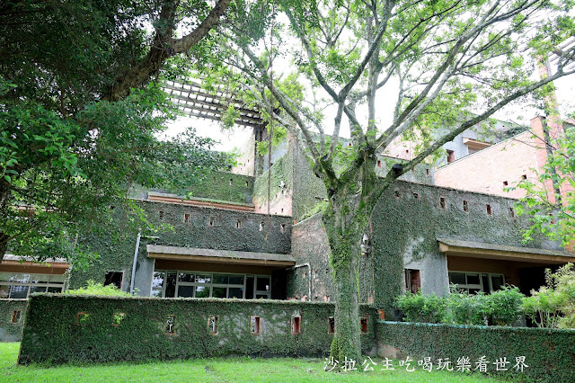 宜蘭景點/綠建築『宜蘭縣政府』婚紗拍攝/散步/運動 20 宜蘭景點/綠建築『宜蘭縣政府』婚紗拍攝/散步/運動