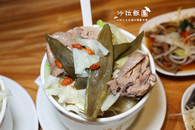 善導寺美食『雙月食品社青島店』米其林必比登推薦、養生雞湯、油飯必點 14 善導寺美食『雙月食品社青島店』米其林必比登推薦、養生雞湯、油飯必點