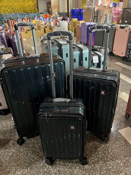 南投埔里行李箱特賣會,工廠直營廠拍,最低990元起,胖胖箱、登機箱、包包通通有 27 南投埔里行李箱特賣會,工廠直營廠拍,最低990元起,胖胖箱、登機箱、包包通通有