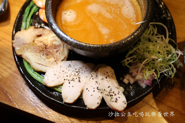 排隊像掉到水裡都要排加麵不加價『隱家拉麵』士林美食推薦、捷運士林站 23 排隊像掉到水裡都要排加麵不加價『隱家拉麵』士林美食推薦、捷運士林站