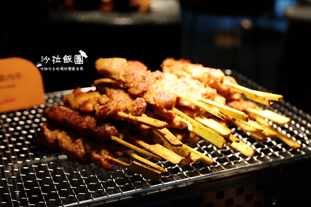 台北吃到飽『泰市場海鮮自助餐廳』天使紅蝦、甜蝦、干貝、極厚蝦餅、泰式奶茶通通吃到飽