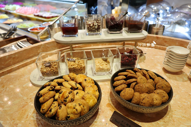 台北最難訂吃到飽島語自助餐廳,晚餐爽吃四小時,假日還送半隻龍蝦 97 台北最難訂吃到飽島語自助餐廳,晚餐爽吃四小時,假日還送半隻龍蝦