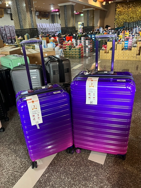 南投埔里行李箱特賣會,工廠直營廠拍,最低990元起,胖胖箱、登機箱、包包通通有 13 南投埔里行李箱特賣會,工廠直營廠拍,最低990元起,胖胖箱、登機箱、包包通通有