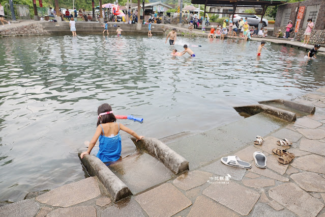 宜蘭當地人玩水景點『螃蟹冒泡』常年18度好冰涼 10 宜蘭當地人玩水景點『螃蟹冒泡』常年18度好冰涼