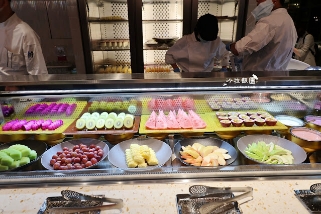 台北最難訂吃到飽島語自助餐廳,晚餐爽吃四小時,假日還送半隻龍蝦 100 台北最難訂吃到飽島語自助餐廳,晚餐爽吃四小時,假日還送半隻龍蝦