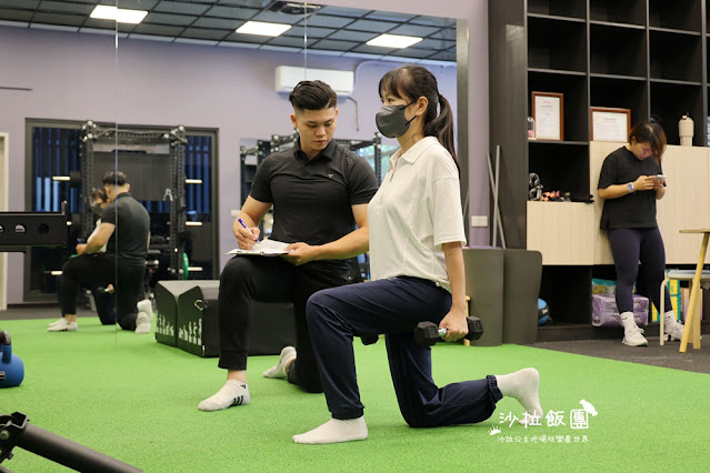 台中健身房『宣教練團隊』台中北屯區一對一健身教練、女性、新手友善
