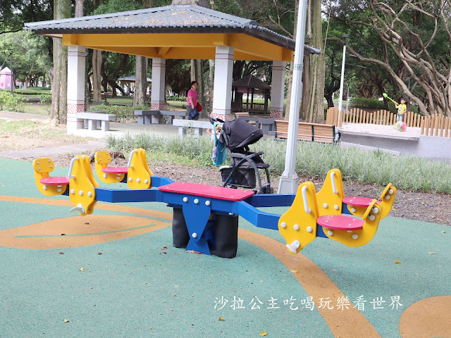 士林特色公園『前港公園』共融遊戲場、天空樹遊戲場溫水游泳池、士林宣原蛋糕專賣店、停車場 24 士林特色公園『前港公園』共融遊戲場、天空樹遊戲場溫水游泳池、士林宣原蛋糕專賣店、停車場