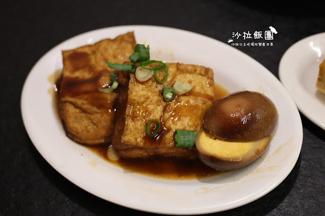 平日下午也要排隊『西門麵店』24小時營業,銷魂豬腳飯 13 平日下午也要排隊『西門麵店』24小時營業,銷魂豬腳飯