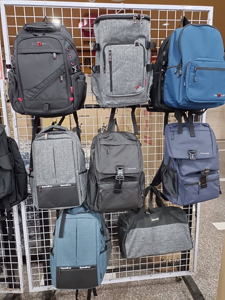 台中豐原行李箱特賣會,工廠直營廠拍990元起,包包、公事包通通有 43 台中豐原行李箱特賣會,工廠直營廠拍990元起,包包、公事包通通有