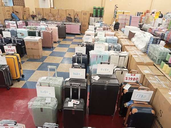 台南仁德行李箱特賣會，最低990元起，工廠直營廠拍，只有10天