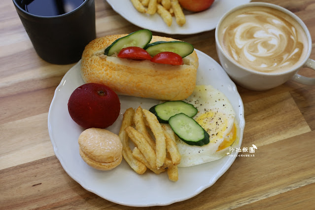 宜蘭恐龍民宿『哥德白色城堡』房間就有大恐龍迎接、露營車 95 宜蘭恐龍民宿『哥德白色城堡』房間就有大恐龍迎接、露營車