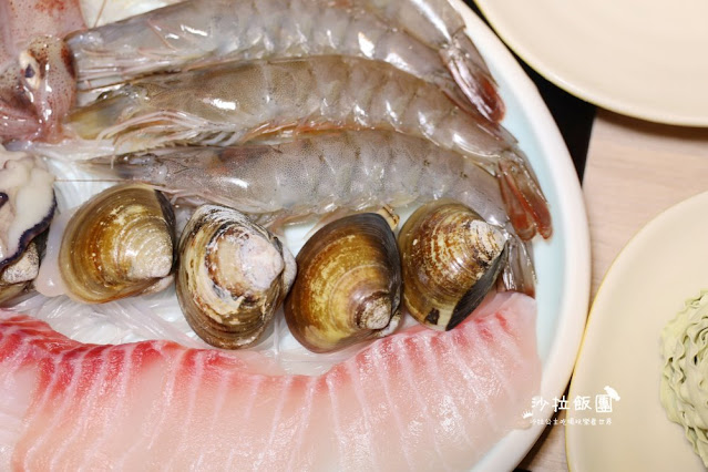 內湖人必吃火鍋『雞湯大叔(內湖店)』全雞湯為湯控而生/捷運西湖站 150 內湖人必吃火鍋『雞湯大叔(內湖店)』全雞湯為湯控而生/捷運西湖站