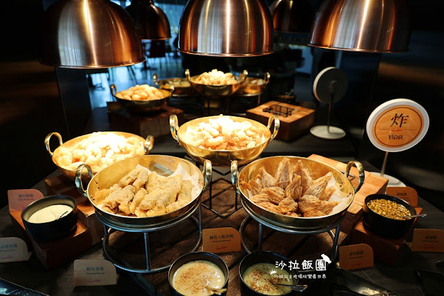 台北吃到飽『泰市場海鮮自助餐廳』天使紅蝦、甜蝦、干貝、極厚蝦餅、泰式奶茶通通吃到飽