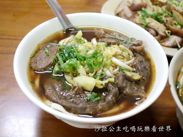桃園美食/人氣排隊店『巧合珍牛肉麵(總店)』春日路/中藥湯頭/附停車場/老店 19 桃園美食/人氣排隊店『巧合珍牛肉麵(總店)』春日路/中藥湯頭/附停車場/老店