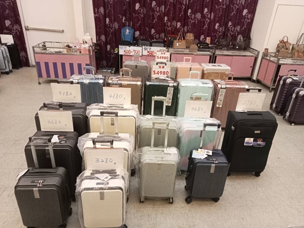 台中神岡行李箱特賣會,工廠直營廠拍,最低990元起、前開式行李箱、胖胖箱、包包 11 台中神岡行李箱特賣會,工廠直營廠拍,最低990元起、前開式行李箱、胖胖箱、包包