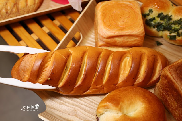 日本熊本生吐司一條只要百元『小鳥吃吐司(台北南昌店)』插旗台北中正區 18 日本熊本生吐司一條只要百元『小鳥吃吐司(台北南昌店)』插旗台北中正區