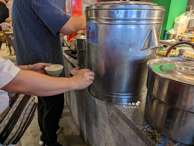 桃園牛肉麵吃到飽『呷飽牛肉麵南平店』加麵加湯免費,豆花、咖啡飲料無限供應 12 桃園牛肉麵吃到飽『呷飽牛肉麵南平店』加麵加湯免費,豆花、咖啡飲料無限供應