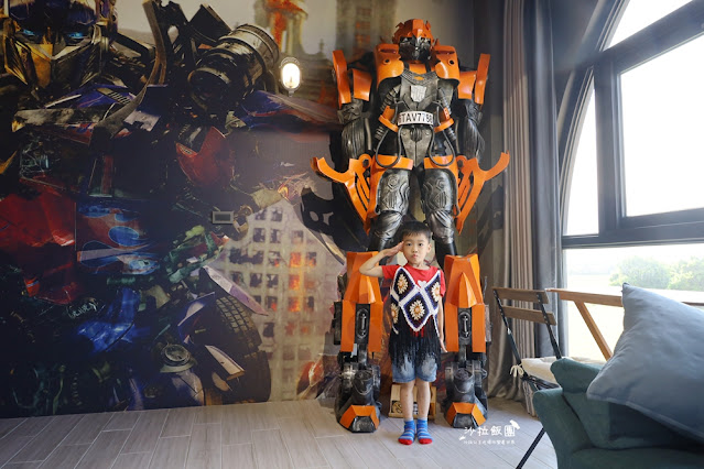 宜蘭恐龍民宿『哥德白色城堡』房間就有大恐龍迎接、露營車 54 宜蘭恐龍民宿『哥德白色城堡』房間就有大恐龍迎接、露營車