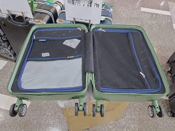 台中豐原行李箱特賣會,工廠直營廠拍990元起,包包、公事包通通有 16 台中豐原行李箱特賣會,工廠直營廠拍990元起,包包、公事包通通有