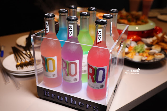 逢甲浮誇系美食必點101海鮮塔『8德司創意餐館逢甲店』宵夜也可以吃到 64 逢甲浮誇系美食必點101海鮮塔『8德司創意餐館逢甲店』宵夜也可以吃到