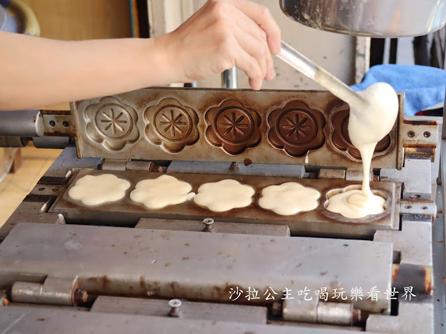 新竹城隍廟必吃美食『郭家潤餅』『梅花雞蛋糕』『苗楊冬瓜仙草絲』新竹美食/小吃 3 新竹城隍廟必吃美食『郭家潤餅』『梅花雞蛋糕』『苗楊冬瓜仙草絲』新竹美食/小吃