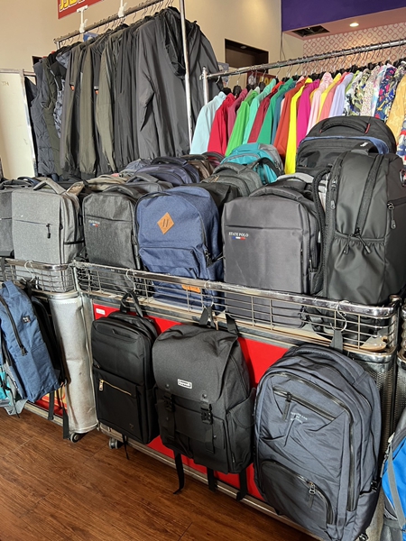 雲林麥寮行李箱特賣會,工廠直營廠拍990元起,胖胖箱、前開式行李箱、後背包 27 雲林麥寮行李箱特賣會,工廠直營廠拍990元起,胖胖箱、前開式行李箱、後背包