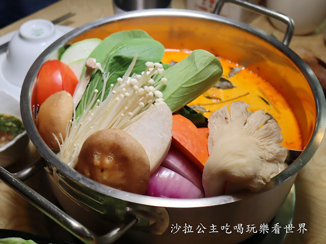 東區火鍋/牛舌火鍋『忻殿堂南洋叻沙鍋物』台灣唯一創新叻沙海鮮粥/日式料理等級海鮮/菜單/捷運忠孝復興站 14 東區火鍋/牛舌火鍋『忻殿堂南洋叻沙鍋物』台灣唯一創新叻沙海鮮粥/日式料理等級海鮮/菜單/捷運忠孝復興站