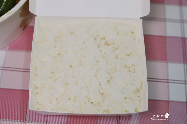 士林夜市外帶美食『極黃燜雞米飯劍潭外帶店』捷運劍潭站