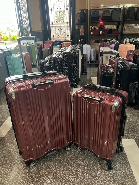 南投埔里行李箱特賣會,工廠直營廠拍,最低990元起,胖胖箱、登機箱、包包通通有 20 南投埔里行李箱特賣會,工廠直營廠拍,最低990元起,胖胖箱、登機箱、包包通通有