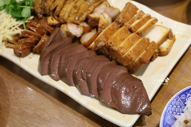 礁溪人氣爆棚大滷鍋『三民大飯店』一天只營業五小時、大碗又便宜 40 礁溪人氣爆棚大滷鍋『三民大飯店』一天只營業五小時、大碗又便宜