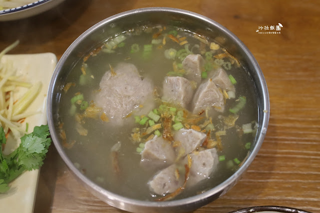 礁溪人氣爆棚大滷鍋『三民大飯店』一天只營業五小時、大碗又便宜 31 礁溪人氣爆棚大滷鍋『三民大飯店』一天只營業五小時、大碗又便宜