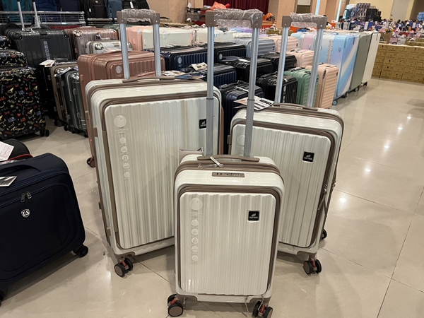 彰化福興行李箱特賣會,工廠直營廠拍特價出清 23 彰化福興行李箱特賣會,工廠直營廠拍特價出清