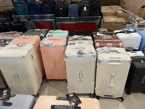 彰化福興行李箱特賣會,工廠直營廠拍特價出清 6 彰化福興行李箱特賣會,工廠直營廠拍特價出清