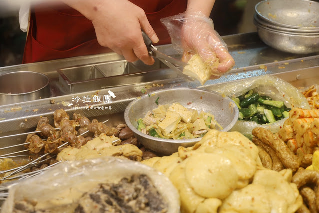 三和夜市美食『小楊脆腸』超涮嘴、台北橋捷運站
