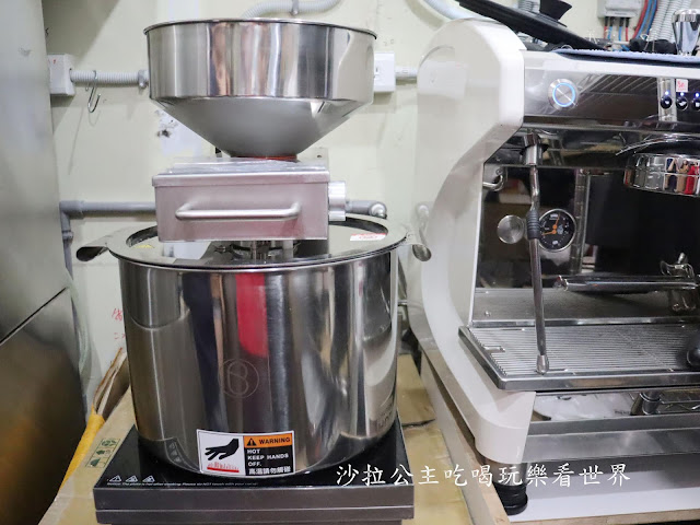 士林夜市飲料推薦『魚池貳壹(台北士林總店)』手工現做珍珠/手炒黑糖/捷運劍潭站 12 士林夜市飲料推薦『魚池貳壹(台北士林總店)』手工現做珍珠/手炒黑糖/捷運劍潭站