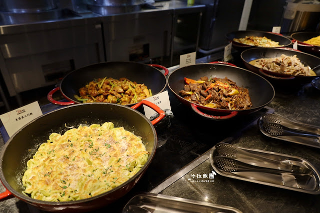 全台最高吃到飽『50樓Café』新北耶誕城夜景盡收眼底 92 全台最高吃到飽『50樓Café』新北耶誕城夜景盡收眼底