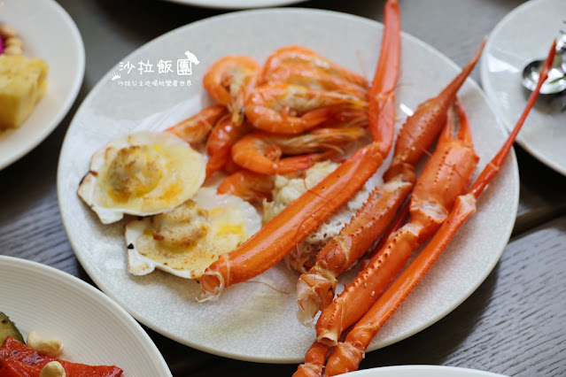 台北最美buffet推出平日四人同行一人免費,海味狂饗夏日海鮮季開跑了 21 台北最美buffet推出平日四人同行一人免費,海味狂饗夏日海鮮季開跑了
