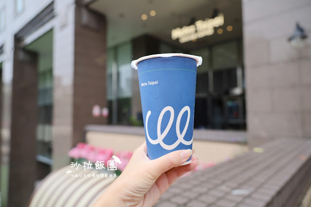 北捷×路易莎咖啡廳，打造旗艦號彩繪列車