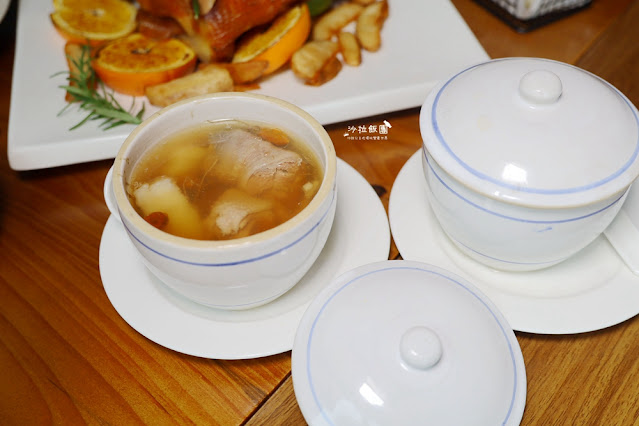 鴻龍宴台中超狂活蝦料理,大船霸氣開進餐廳 48 鴻龍宴台中超狂活蝦料理,大船霸氣開進餐廳