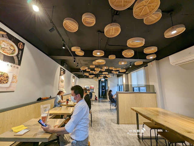 台中模範街生意超好蒸餃館『黃家園蒸餃館』用餐還附可樂飲料喝到飽 11 台中模範街生意超好蒸餃館『黃家園蒸餃館』用餐還附可樂飲料喝到飽