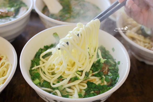 苗栗美食三灣鵝肉,每天都在排隊,不給訂位用餐時段都客滿 29 苗栗美食三灣鵝肉,每天都在排隊,不給訂位用餐時段都客滿