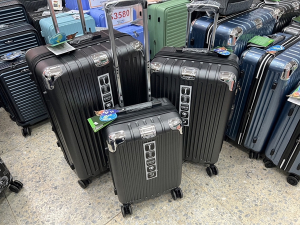 高雄鳳山行李箱特賣會,工廠直營廠拍,行李箱990元起,把握時間 26 高雄鳳山行李箱特賣會,工廠直營廠拍,行李箱990元起,把握時間