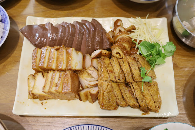 礁溪人氣爆棚大滷鍋『三民大飯店』一天只營業五小時、大碗又便宜 38 礁溪人氣爆棚大滷鍋『三民大飯店』一天只營業五小時、大碗又便宜