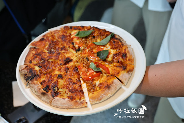 台北吃到飽『泰市場海鮮自助餐廳』天使紅蝦、甜蝦、干貝、極厚蝦餅、泰式奶茶通通吃到飽