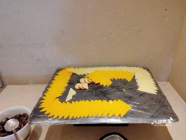 高雄飯店『和逸飯店HOTEL COZZI-高雄中山館』捷運出口旁超便利