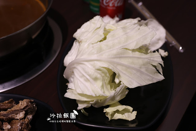 台中逢甲羊肉爐吃到飽『羊霸天下逢甲店』羊大骨、羊肉、火鍋料、蔬菜、飲料自助吧 31 台中逢甲羊肉爐吃到飽『羊霸天下逢甲店』羊大骨、羊肉、火鍋料、蔬菜、飲料自助吧