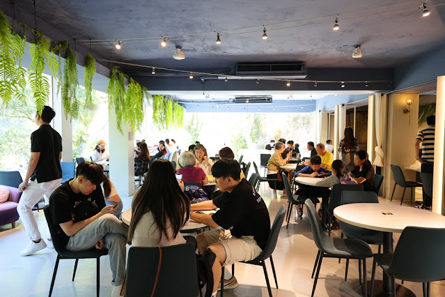 烏來景觀餐廳『瀑布3號』離瀑布最近的距離、兒童遊戲區 2 烏來景觀餐廳『瀑布3號』離瀑布最近的距離、兒童遊戲區