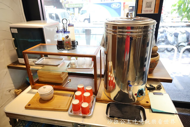 不用到台南就可吃到蝦仁飯『忠青商行』菜單/IG打卡熱門店/免費涼茶/捷運善導寺站美食 5 不用到台南就可吃到蝦仁飯『忠青商行』菜單/IG打卡熱門店/免費涼茶/捷運善導寺站美食