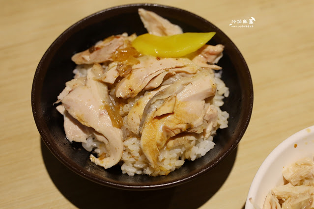 嘉義火雞肉飯『嘉義噴水雞肉飯中山店』稱霸70年的火雞肉飯,早餐就能吃 14 嘉義火雞肉飯『嘉義噴水雞肉飯中山店』稱霸70年的火雞肉飯,早餐就能吃